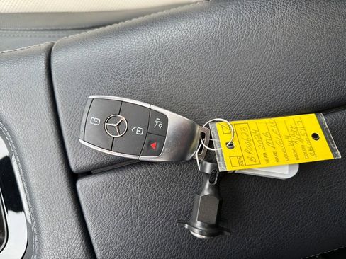 Used 2024 Mercedes-Benz GLE 350 4MATIC image 30