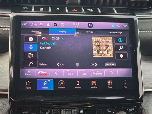 Used 2024 Jeep Grand Cherokee L Limited image 22