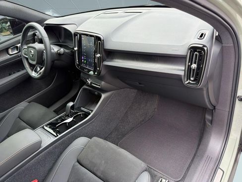 Used 2023 Volvo C40 P8 Recharge Ultimate w/ Protection Package Premier AWD/4WD image 31