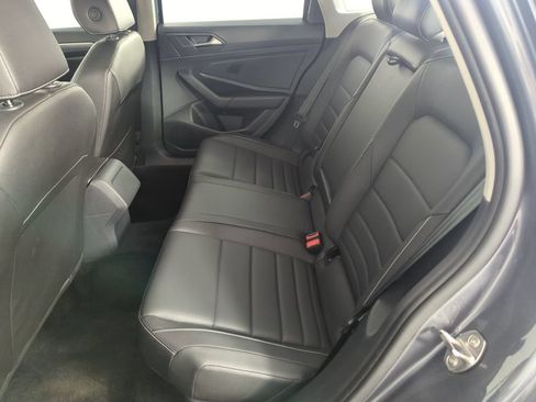 Used 2024 Volkswagen Jetta SE FWD image 29