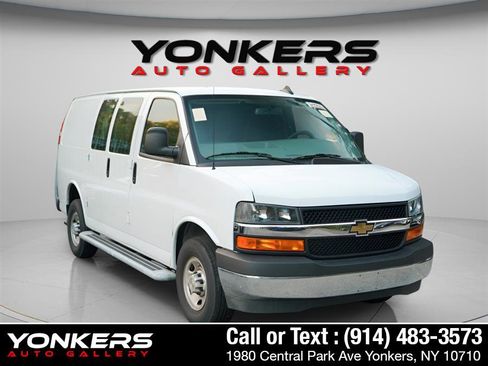 Used 2024 Chevrolet Express 2500 w/ Driver Convenience Package image 8