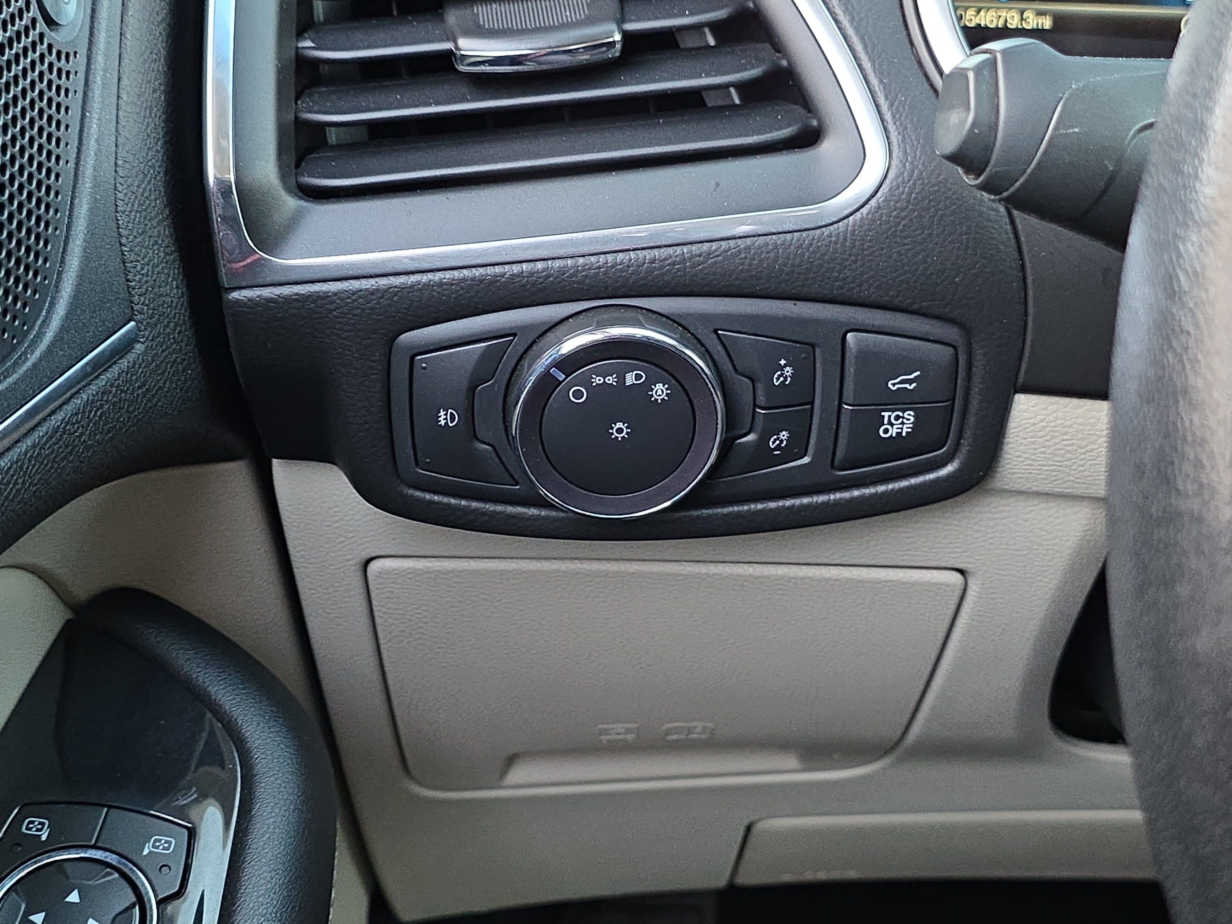 Used 2020 Ford Edge Titanium w/ Cargo Accessory Package AWD/4WD image 26
