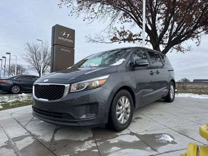 Used 2017 Kia Sedona LX w/ LX Essentials Premium Package