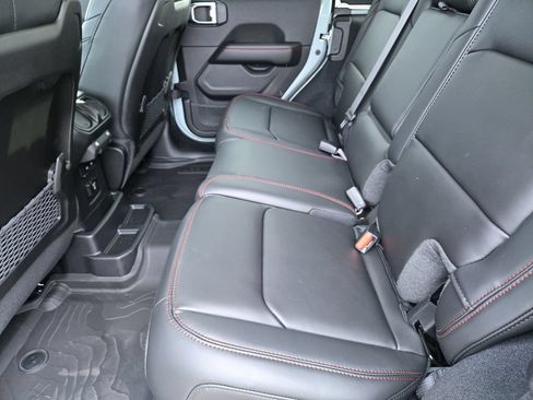 New 2026 Jeep Wrangler Unlimited Rubicon AWD/4WD image 20