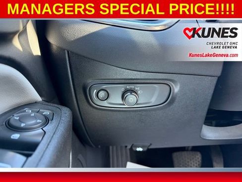 Used 2018 Chevrolet Equinox LS image 38