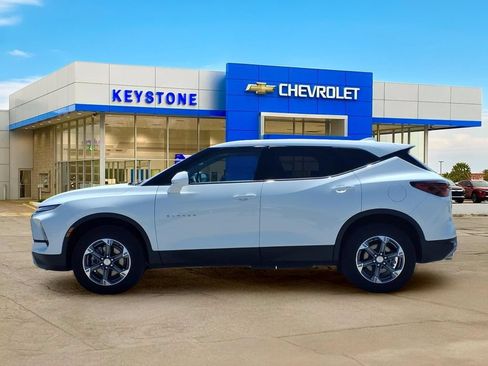 Used 2025 Chevrolet Blazer LT FWD image 4