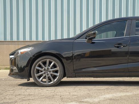 Used 2018 MAZDA MAZDA3 Touring FWD image 11