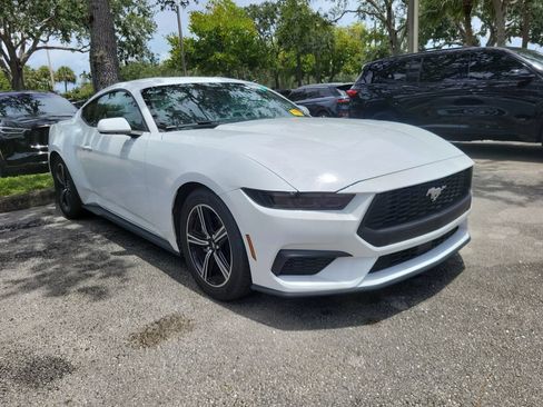 Used 2025 Ford Mustang Premium RWD image 3