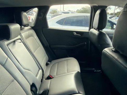 Used 2023 Ford Escape SE FWD image 6