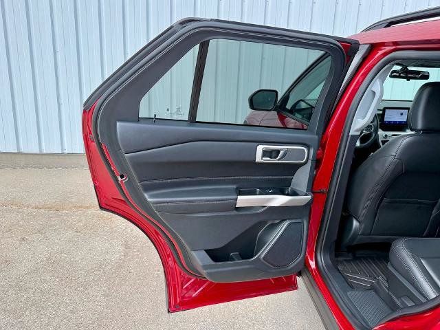 Certified 2023 Ford Explorer XLT w/ Equipment Group 202A AWD/4WD image 16