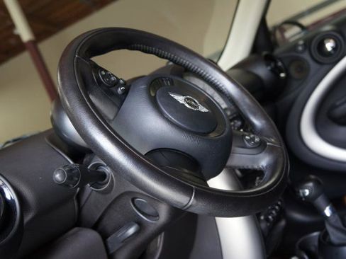 Used 2014 MINI Cooper Countryman image 3