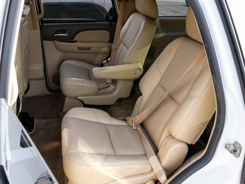 Used 2011 Chevrolet Tahoe LTZ RWD image 38
