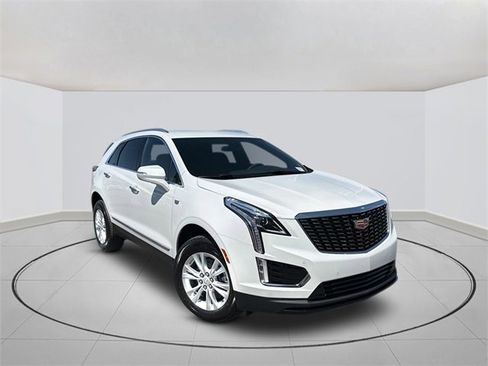 New 2025 Cadillac XT5 Luxury image 1