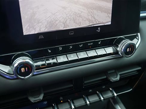 Used 2024 GMC Canyon Elevation w/ Elevation Premium Package image 21