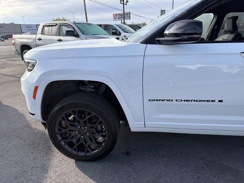 Used 2025 Jeep Grand Cherokee L Summit AWD/4WD image 11