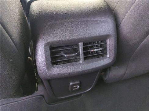 Used 2024 Chevrolet Equinox LT image 16