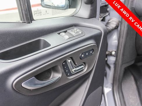 Used 2023 Mercedes-Benz Sprinter 2500 image 33