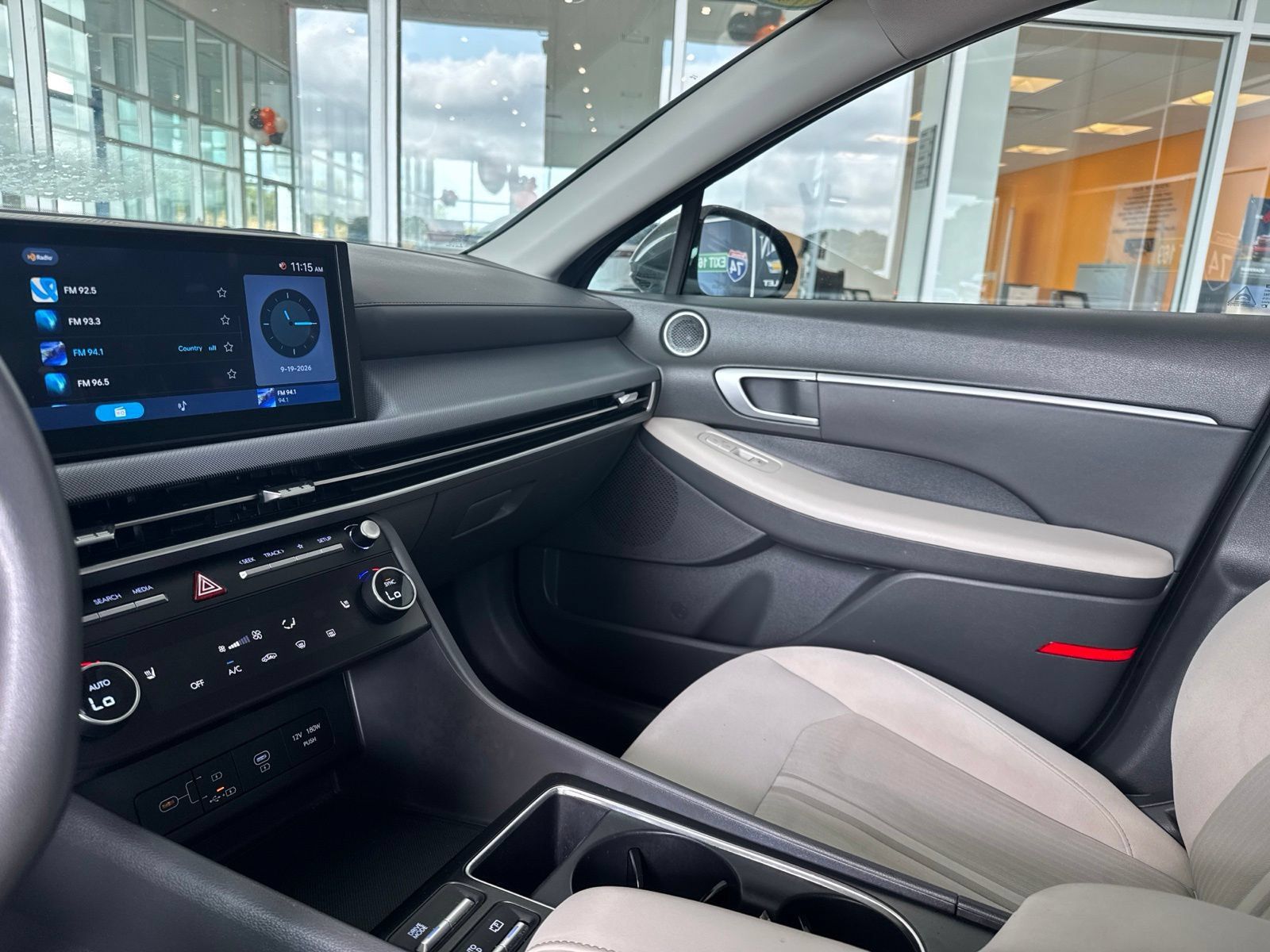 Used 2025 Hyundai Sonata SEL FWD image 24