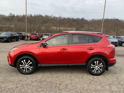 Used 2016 Toyota RAV4 LE image 2