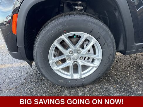 New 2025 Jeep Grand Cherokee Laredo X image 15