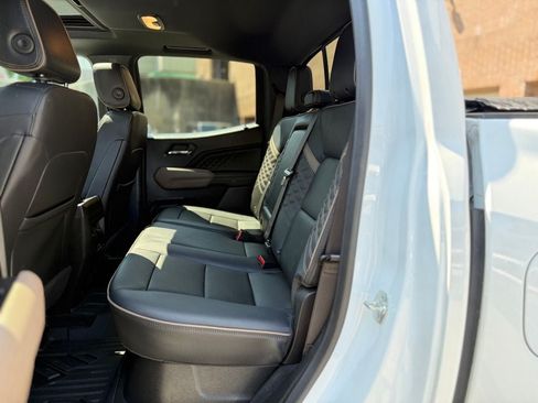 Used 2024 GMC Canyon Denali AWD/4WD image 23
