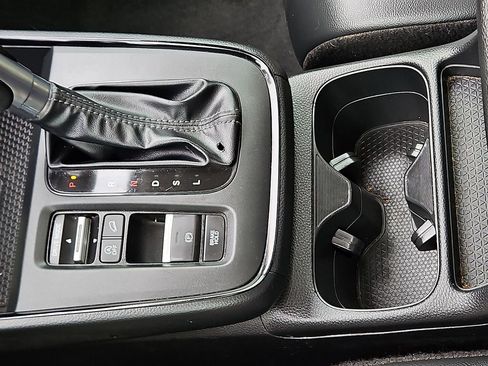 Used 2024 Honda CR-V EX-L image 25