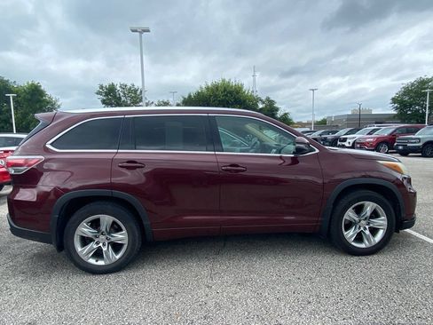 Used 2015 Toyota Highlander Limited w/ Driver Technology Package AWD/4WD image 4