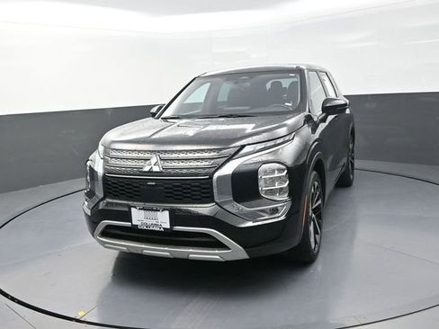 Used 2023 Mitsubishi Outlander SE image 5