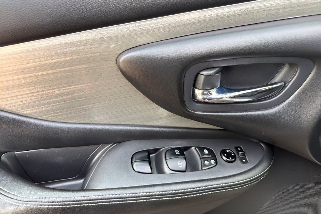 Used 2016 Nissan Murano S AWD/4WD image 8
