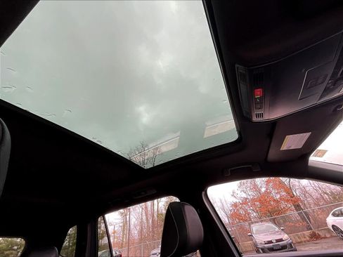 Used 2023 Volkswagen Tiguan SEL R-Line image 22