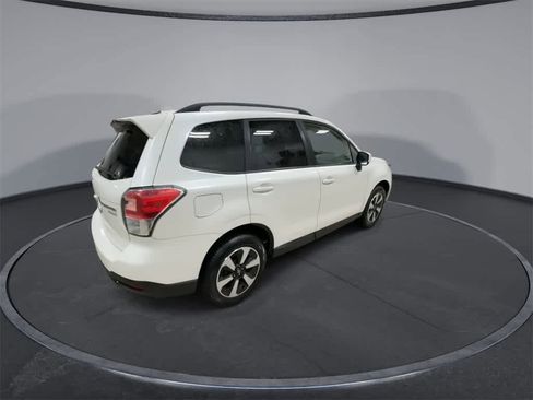 Used 2017 Subaru Forester 2.5i Premium image 8