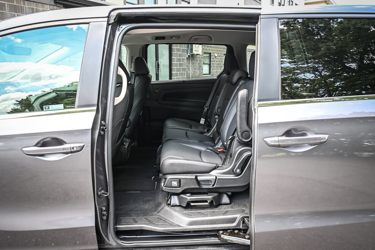 Used 2026 Honda Odyssey EX-L image 12