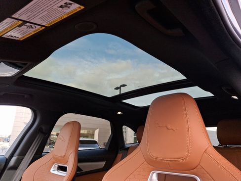 New 2026 Jaguar F-PACE R-Dynamic S image 12