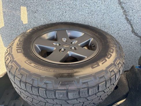 Used 2016 Jeep Wrangler Sport image 14