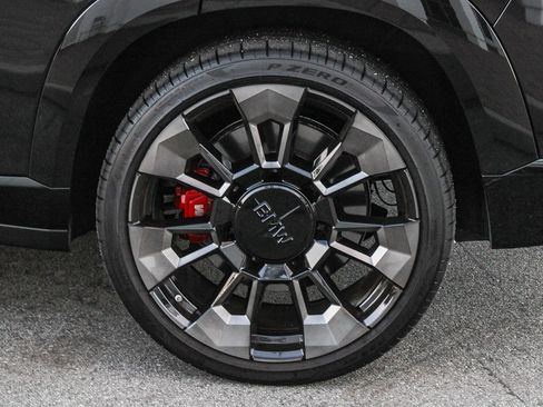 Used 2024 BMW XM image 11