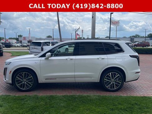 Used 2025 Cadillac XT6 Sport w/ Platinum Package AWD/4WD image 11