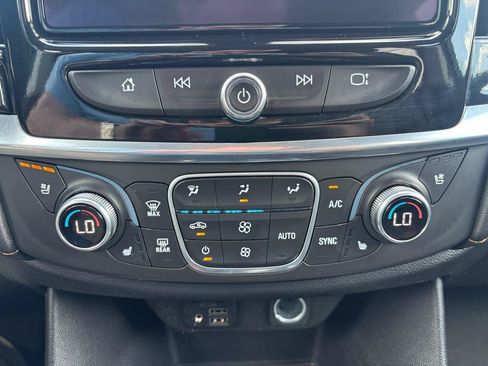 Used 2020 Chevrolet Traverse Premier AWD/4WD image 29