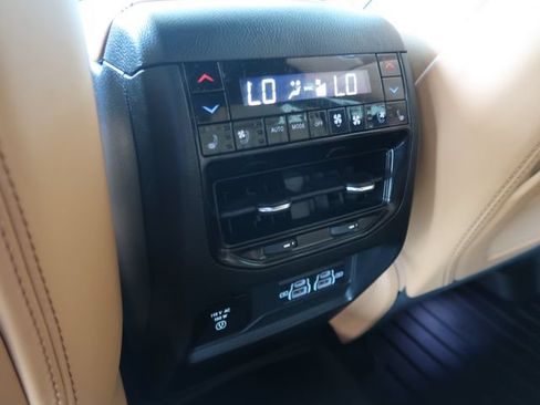 Used 2022 Jeep Grand Cherokee Summit AWD/4WD image 36