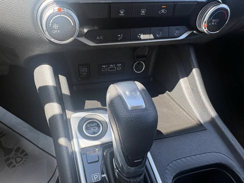 Used 2025 Nissan Sentra SV FWD image 27