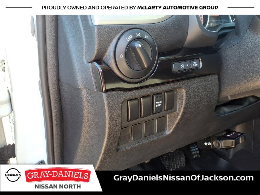 Used 2019 Nissan Titan SV RWD image 12