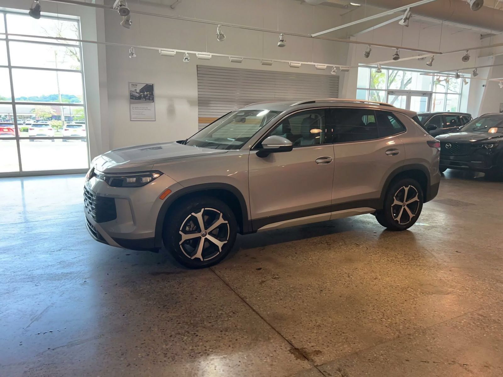 Used 2026 Volkswagen Tiguan SE AWD/4WD image 7