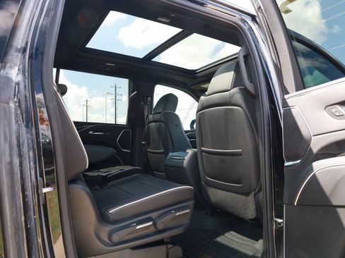 Used 2022 Cadillac Escalade ESV Sport w/ Touring Package RWD image 24