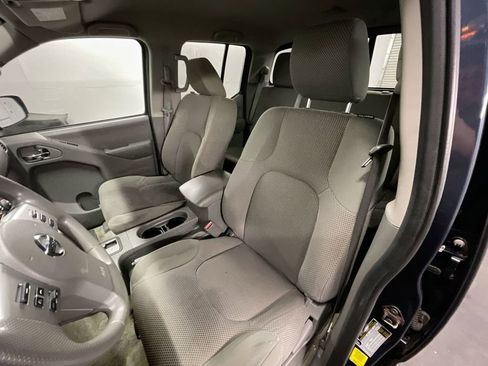 Used 2015 Nissan Frontier SV w/ SV Value Truck Package image 17