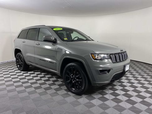 Used 2022 Jeep Grand Cherokee Laredo X AWD/4WD image 1