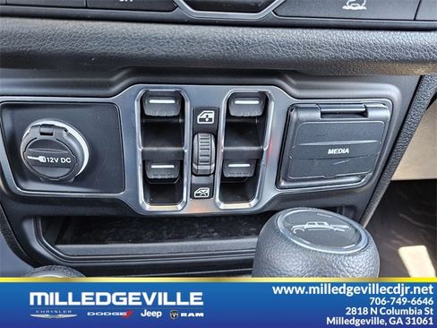 New 2025 Jeep Gladiator Sport image 22