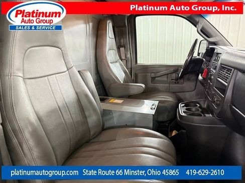 Used 2016 Chevrolet Express 3500 Extended RWD image 36