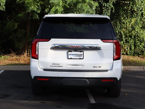 Used 2022 GMC Yukon SLE w/ Gmc Pro Safety Plus Package RWD image 8