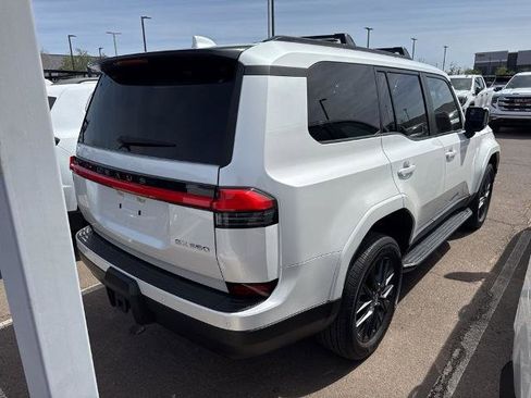 Used 2024 Lexus GX 550 w/ Cold Area Package AWD/4WD image 3