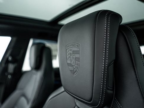 New 2025 Porsche Macan 4S Electric image 22