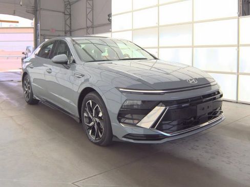 Used 2025 Hyundai Sonata SEL FWD image 4
